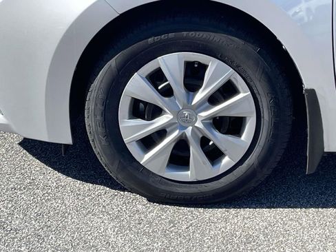 Used 2016 Toyota Corolla L image 30