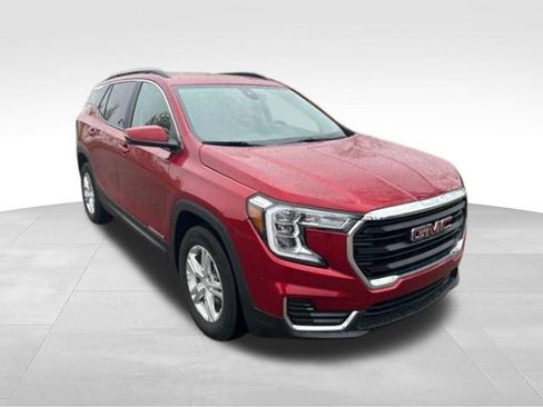 Used 2023 GMC Terrain SLE w/ Driver Convenience Package FWD image 4