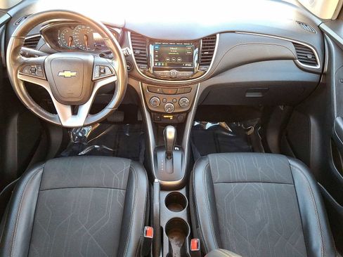 Certified 2019 Chevrolet Trax LT w/ LT Convenience Package image 11