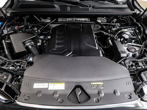 New 2025 Audi Q5 Prestige image 11