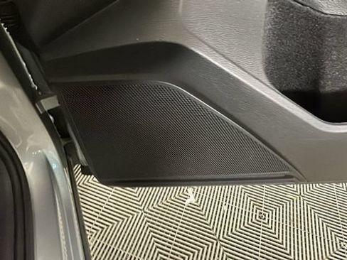 Used 2019 Volkswagen Tiguan SEL Premium R-Line AWD/4WD image 31