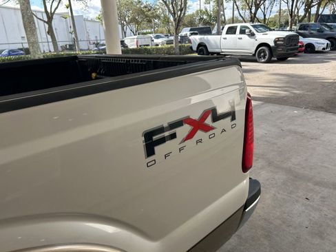 Used 2011 Ford F250 Lariat w/ Lariat Ultimate Pkg image 17