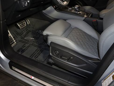 Used 2018 Audi SQ5 Prestige image 27
