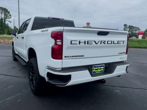 Used 2024 Chevrolet Silverado 1500 Custom w/ Dark Appearance Package AWD/4WD image 7