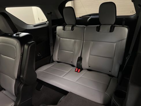 Certified 2021 Ford Explorer XLT w/ Equipment Group 202A image 30