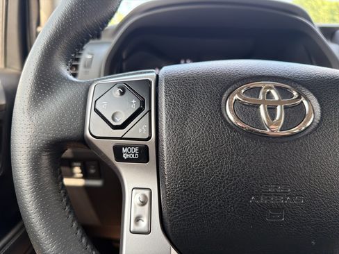 Certified 2022 Toyota 4Runner SR5 Premium w/ Moonroof Package RWD image 8