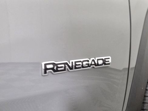 Used 2021 Jeep Renegade Latitude FWD image 36