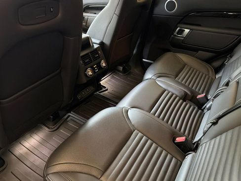 Certified 2025 Land Rover Discovery S AWD/4WD image 29