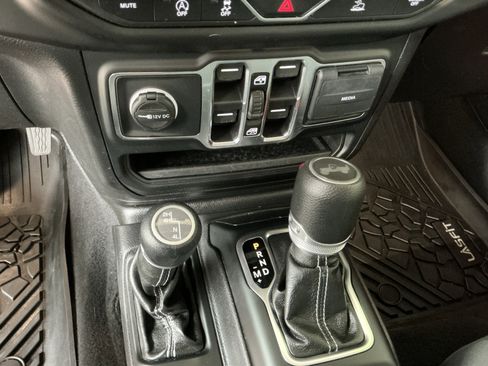 Used 2021 Jeep Wrangler Unlimited Sahara image 27