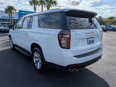Used 2023 Chevrolet Suburban Premier image 6
