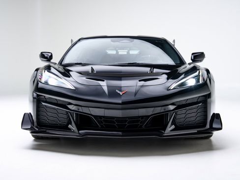 Used 2026 Chevrolet Corvette ZR1 w/ ZR1 Carbon Fiber Aero Package image 38