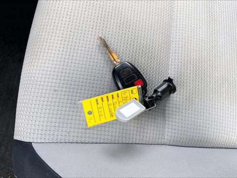 Used 2016 Toyota RAV4 XLE FWD image 15
