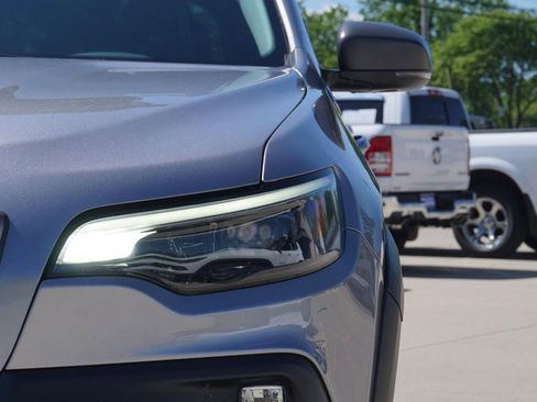 Used 2021 Jeep Cherokee Trailhawk AWD/4WD image 10