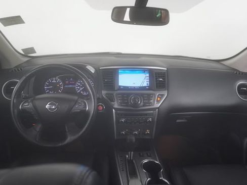 Used 2019 Nissan Pathfinder FWD image 32