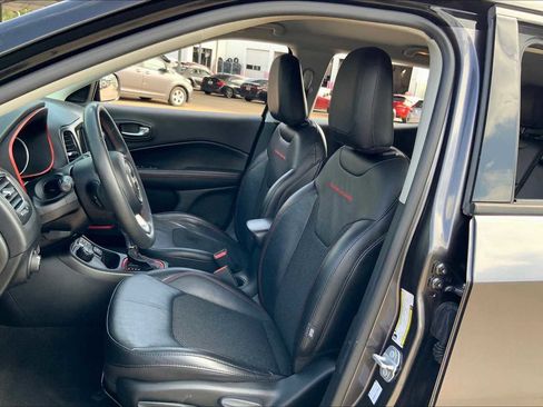 Used 2021 Jeep Compass Trailhawk image 8