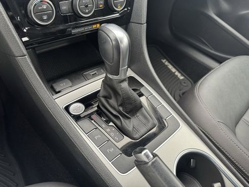 Used 2020 Volkswagen Passat 2.0T SEL image 10