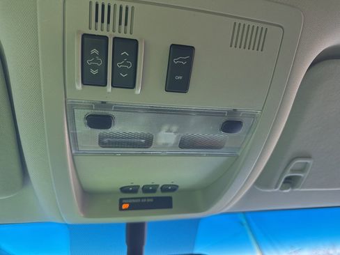 Used 2012 Cadillac Escalade Platinum image 24