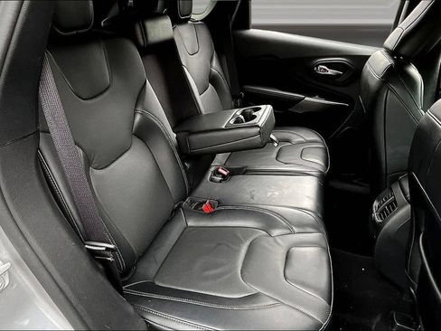 Used 2022 Jeep Cherokee Limited AWD/4WD image 25