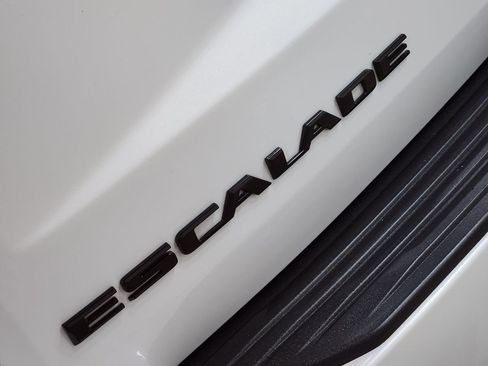 Used 2022 Cadillac Escalade ESV Sport Platinum w/ LPO, ONYX Package image 25