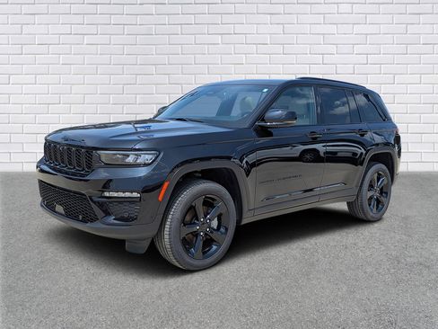 Used 2025 Jeep Grand Cherokee Limited w/ Luxury Tech Group II AWD/4WD image 1