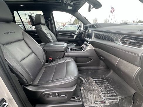Used 2021 GMC Yukon Denali w/ Denali Ultimate Package image 16