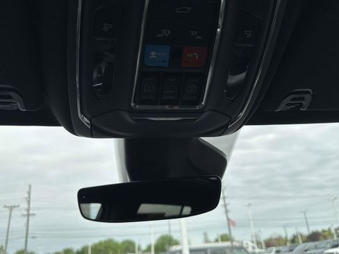 Used 2024 Jeep Wagoneer L Series II AWD/4WD image 33
