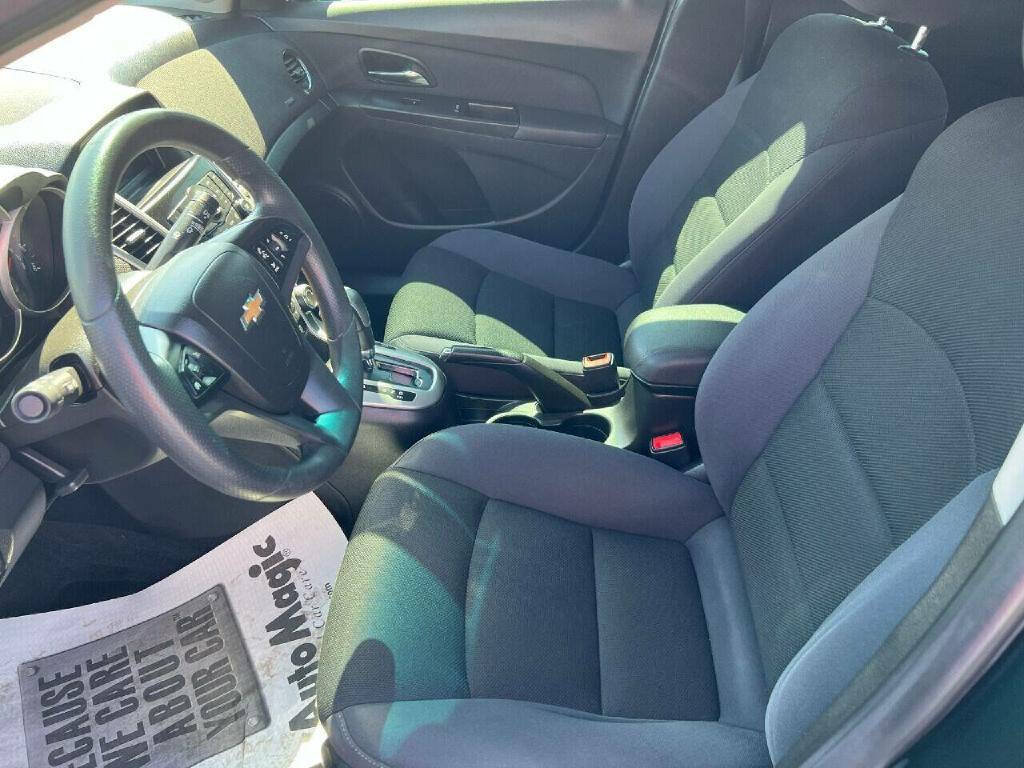 Used 2015 Chevrolet Cruze LT FWD image 12