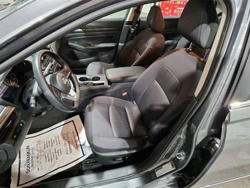 Used 2025 Nissan Altima 2.5 SV image 15