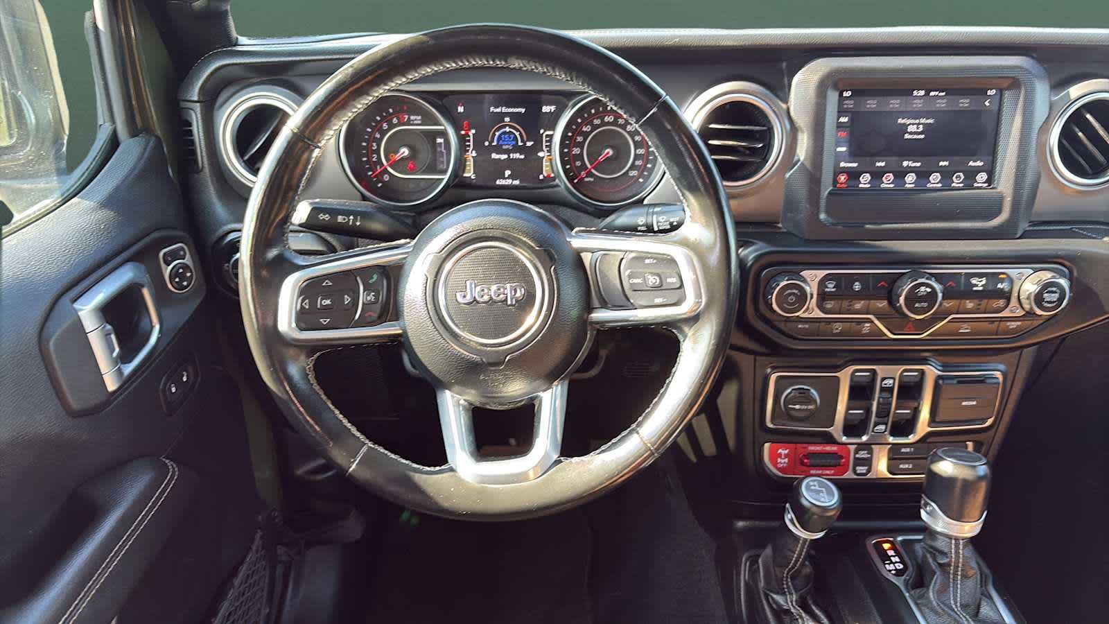 Used 2021 Jeep Gladiator Rubicon w/ LED Lighting Group AWD/4WD image 18