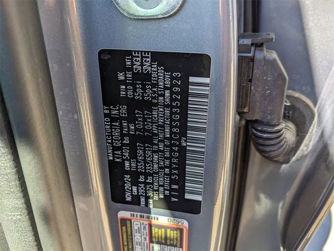 Certified 2025 Kia Sorento LX image 37