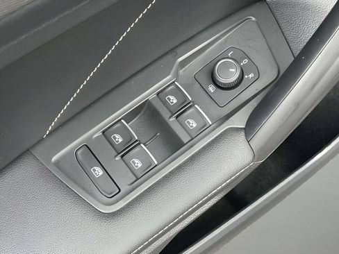 Used 2024 Volkswagen Tiguan SE R-Line FWD image 23