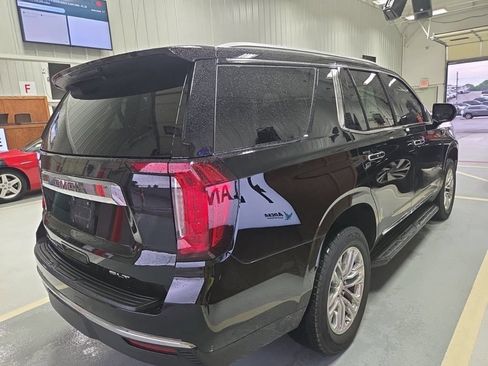 Used 2023 GMC Yukon SLT AWD/4WD image 2