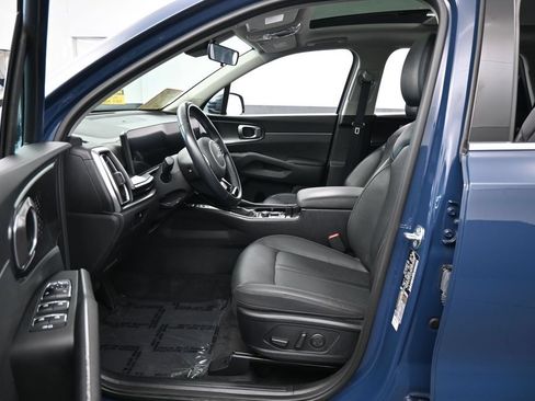 Used 2025 Kia Sorento S w/ Panoramic Sunroof Package FWD image 11