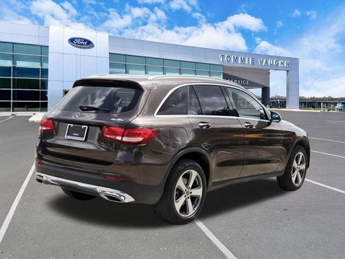 Used 2018 Mercedes-Benz GLC 300 4MATIC image 4