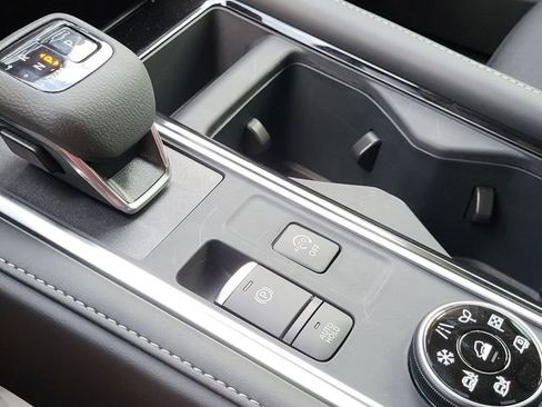 New 2026 Nissan Pathfinder SV AWD/4WD image 11