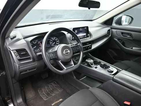Used 2024 Nissan Rogue S AWD/4WD image 16