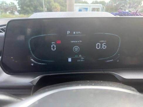 Used 2025 Kia Telluride S FWD image 5