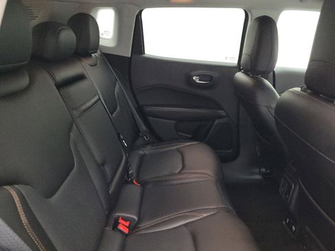 Used 2018 Jeep Compass Limited w/ Navigation Group AWD/4WD image 19