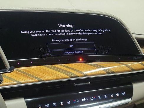 Used 2021 Cadillac Escalade Premium Luxury Platinum RWD image 26