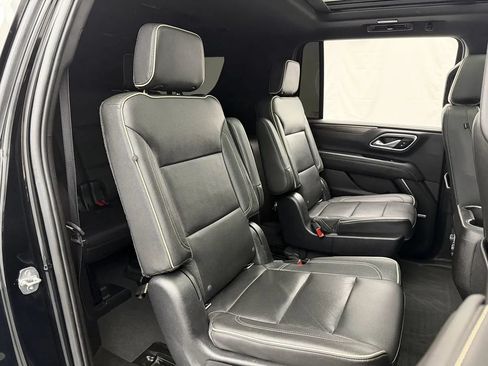 Used 2021 Chevrolet Suburban Premier AWD/4WD image 33