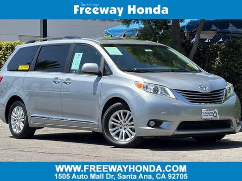 Used 2017 Toyota Sienna XLE FWD image 1