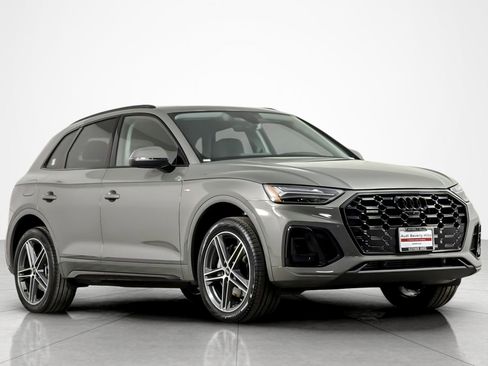 Used 2023 Audi Q5 e Premium Plus w/ Premium Plus Package image 7
