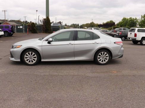 Used 2020 Toyota Camry LE FWD image 8