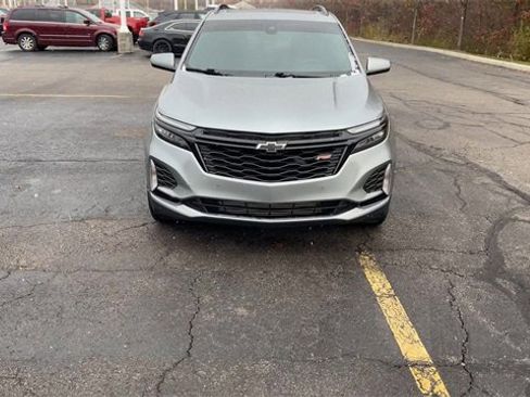 Certified 2024 Chevrolet Equinox RS w/ LPO, Floor Liner Package image 3