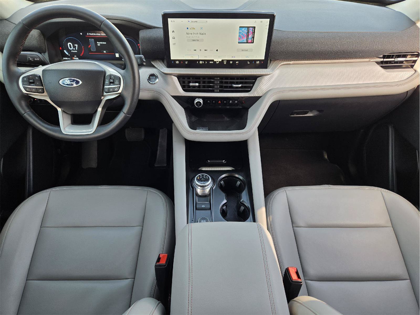 Used 2025 Ford Explorer Active w/ Active Comfort Package RWD image 25
