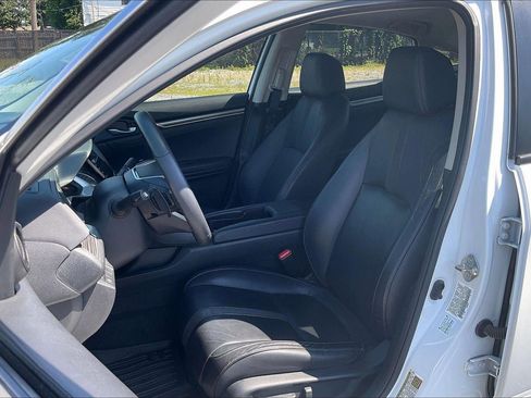 Used 2019 Honda Civic Touring image 23