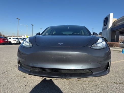 Used 2020 Tesla Model 3 Standard Range Plus image 2
