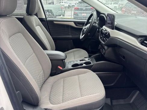 Used 2022 Ford Escape SE w/ SE Sport Appearance Package image 19