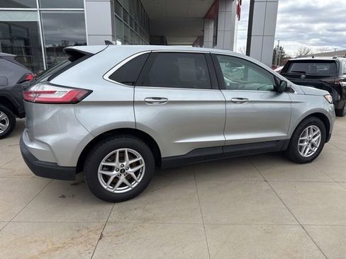 Used 2024 Ford Edge SEL image 8