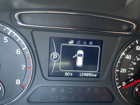 Used 2017 Kia Sorento L FWD image 11